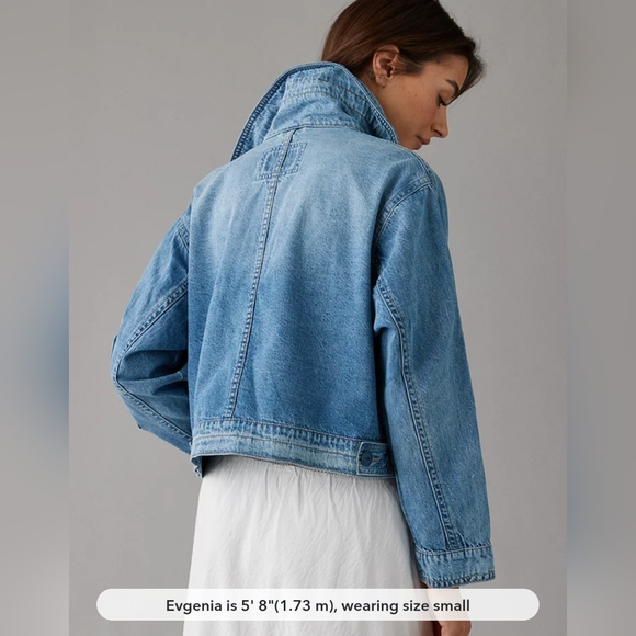 NWT American Eagle Dreamy Drape Stretch Cargo Cropped Denim Jacket - Picture 3 of 7